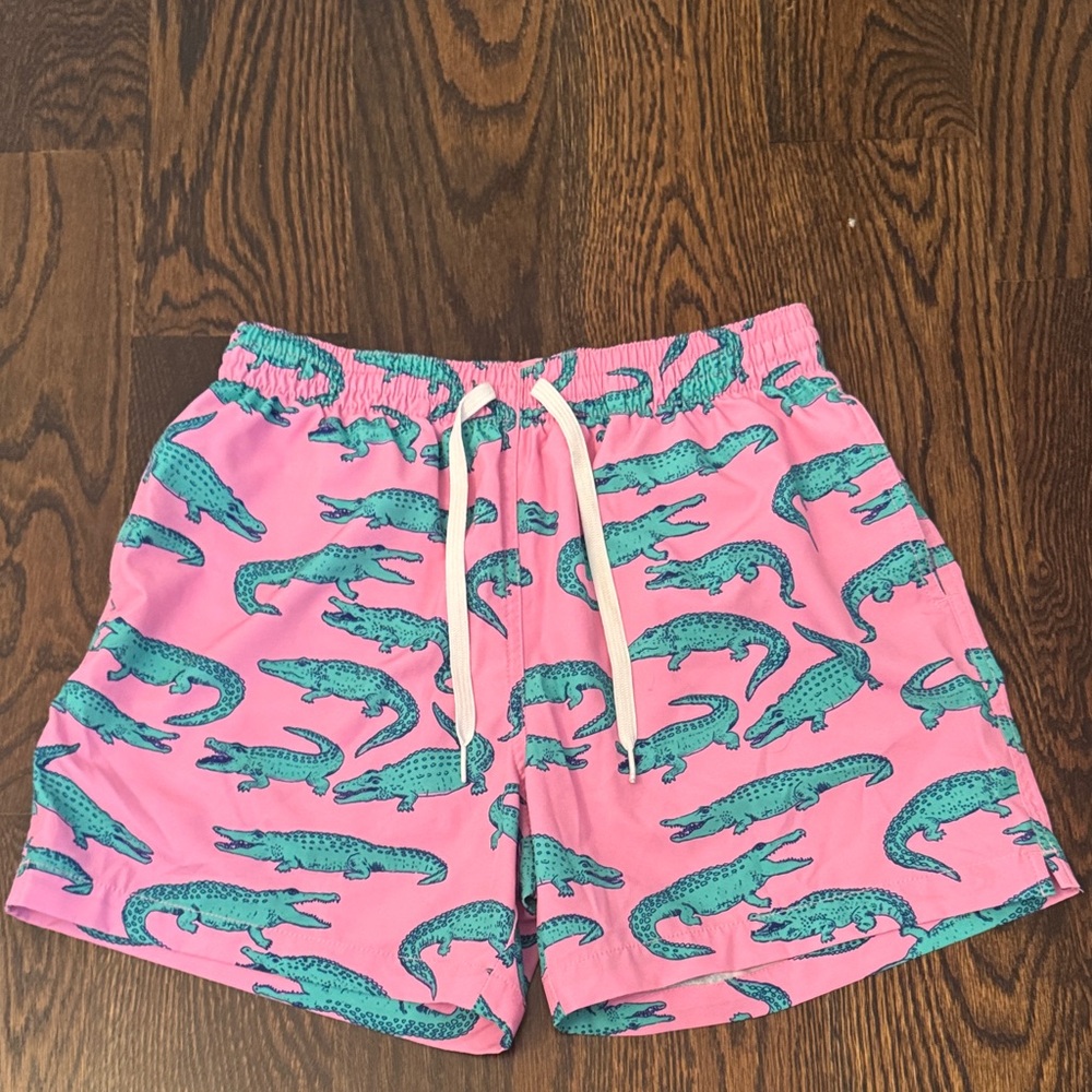 chubbies Pink Swim Shorts with Teal Alligator Motif